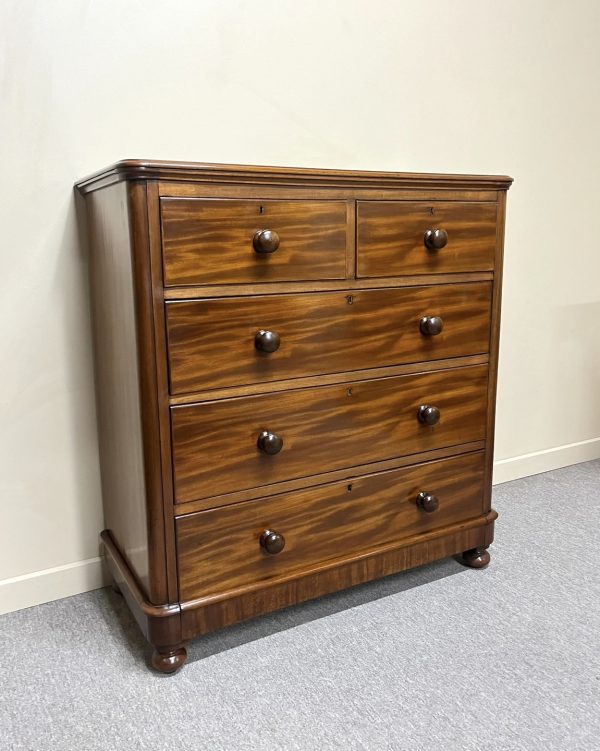 Victorian Mahogany Chest of Drawers