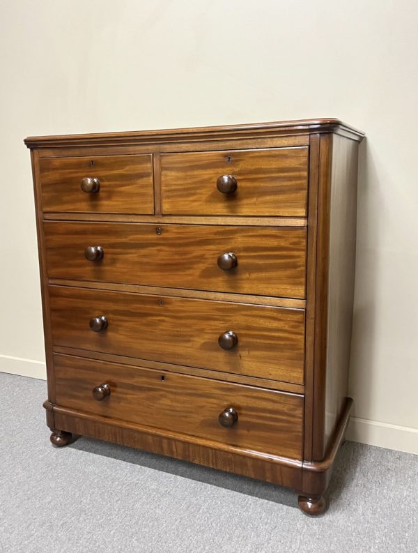 Victorian Mahogany Chest of Drawers