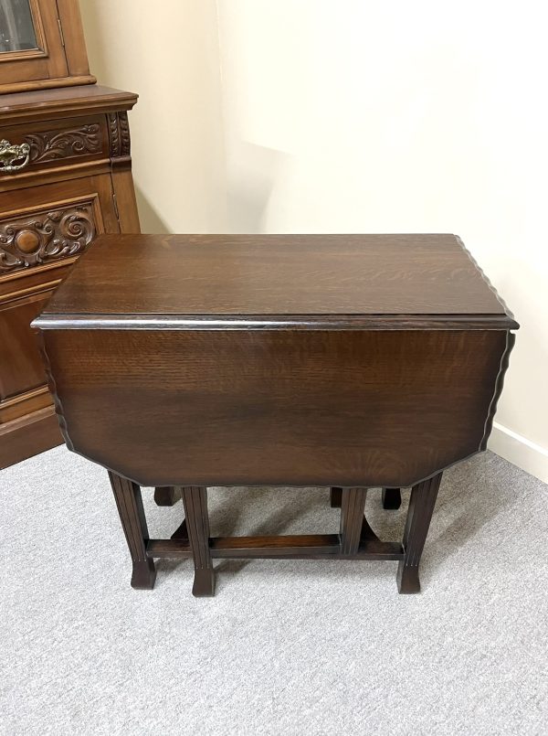 1920's English Drop Leaf Gate Leg Table