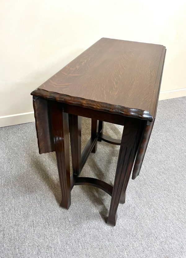 1920's English Drop Leaf Gate Leg Table